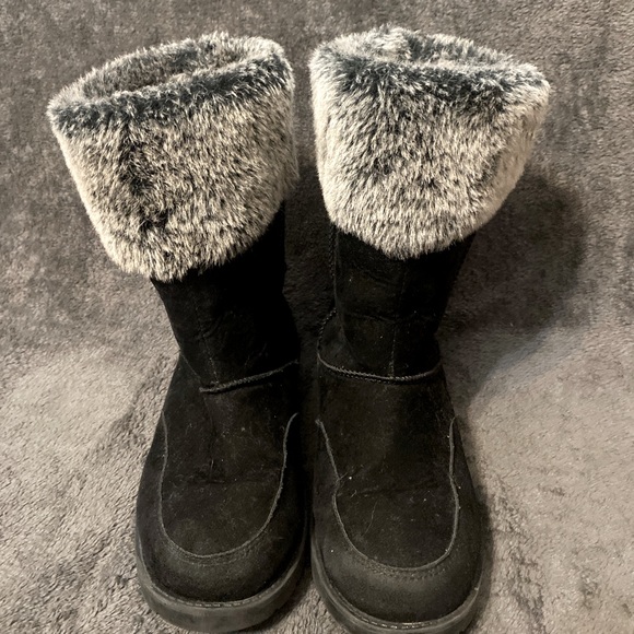 Boots - Picture 3 of 3